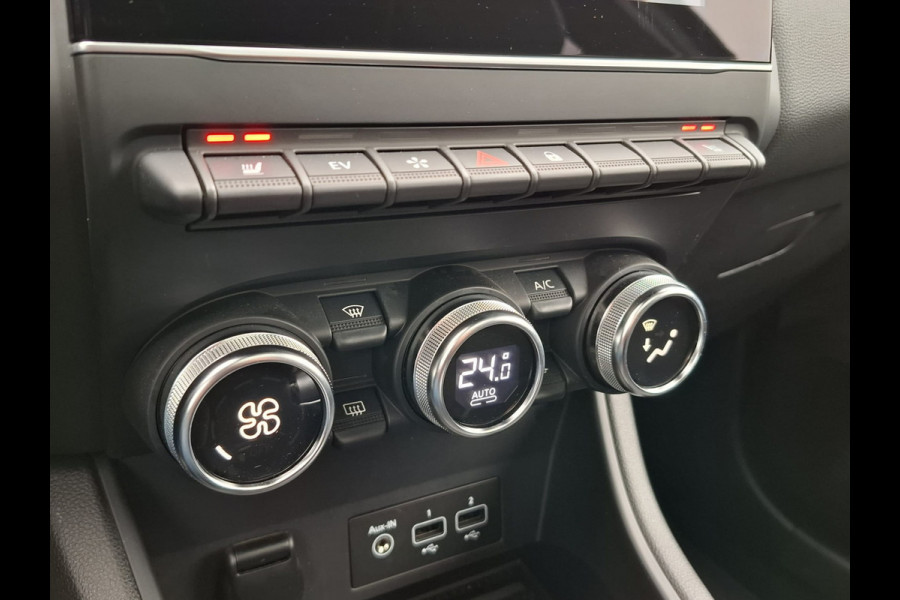 Renault Captur 1.6 E-Tech Plug-in Hybrid 160 Intens Dealer O.H. PHEV | Panodak | Sportstoelen Verwarmd | Virtual | Apple Carplay | Navigatie | Camera | DAB | Sfeerverlichting | L.M. 18" |