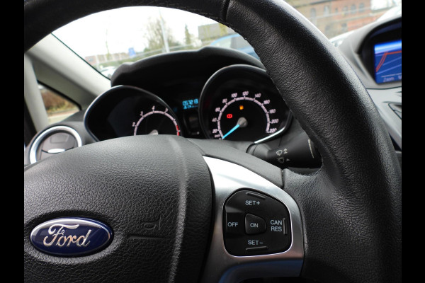 Ford Fiesta 1.0i Style Ultimate NAVI/AIRCO/CRUISE/PDC/LMV!