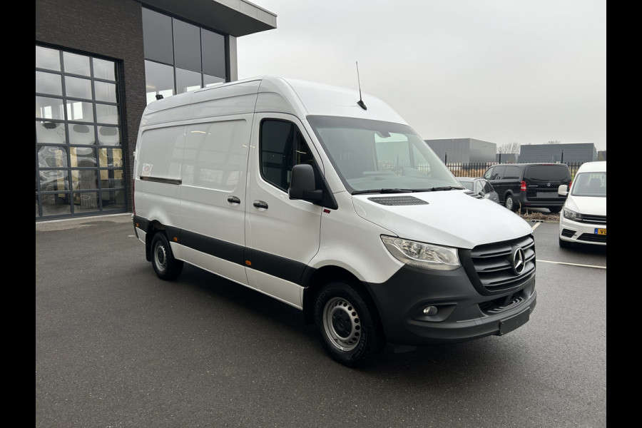 Mercedes-Benz Sprinter 316 CDI L2 H2 2800KG Trekhaak / Omvormer 230V / MBUX / Camera / Navigatie / Cruise control / Airco / 270 Graden achterdeuren