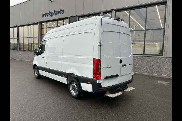 Mercedes-Benz Sprinter 316 CDI L2 H2 2800KG Trekhaak / Omvormer 230V / MBUX / Camera / Navigatie / Cruise control / Airco / 270 Graden achterdeuren