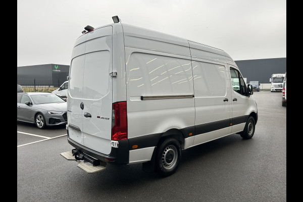 Mercedes-Benz Sprinter 316 CDI L2 H2 2800KG Trekhaak / Omvormer 230V / MBUX / Camera / Navigatie / Cruise control / Airco / 270 Graden achterdeuren