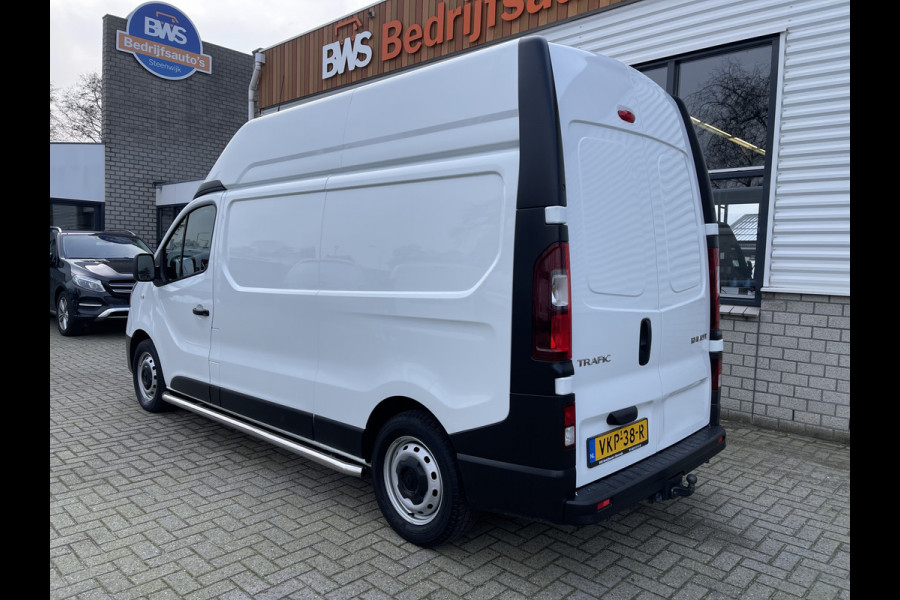 Renault Trafic 2.0 dCi 170pk T29 L2H2 Comfort / vaste prijs rijklaar € 19.950 ex btw / euro 6 diesel / lease vanaf € 366 / airco / cruise / navigatie / trekhaak / pdc achter !