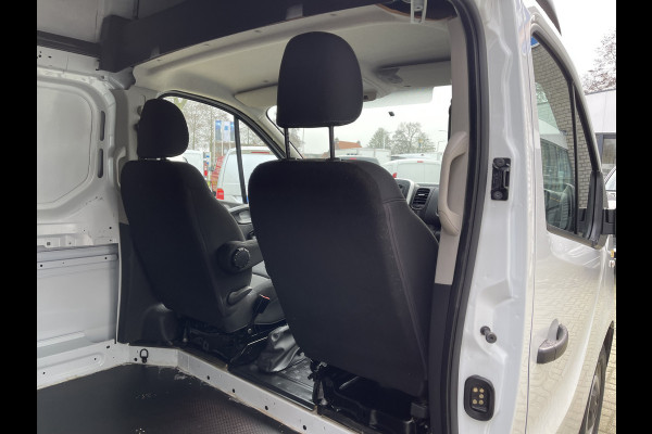 Renault Trafic 2.0 dCi 170pk T29 L2H2 Comfort / vaste prijs rijklaar € 19.950 ex btw / euro 6 diesel / lease vanaf € 366 / airco / cruise / navigatie / trekhaak / pdc achter !