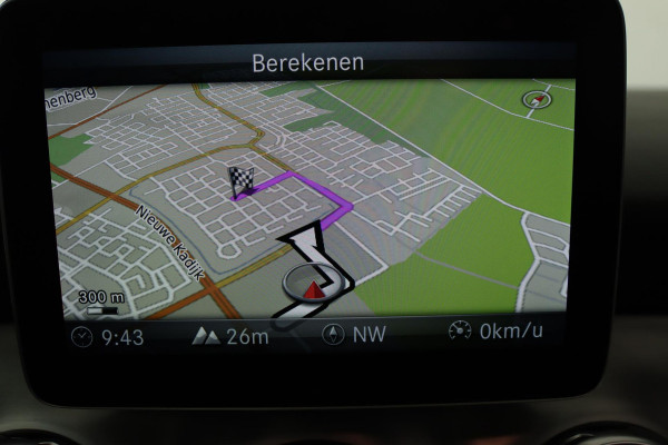 Mercedes-Benz GLA 180 Business Solution Automaat (PANORAMADAK, CAMERA, STOELVERWARMING, CLIMA, GOED ONDERHOUDEN)