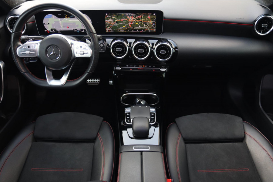 Mercedes-Benz A-Klasse A 250 AMG / PANODAK / CAMERA / ALCANTARA / CARPLAY / 19''