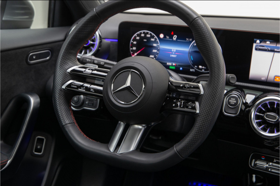 Mercedes-Benz A-Klasse 250 e AMG Premium, Pano, Facelift, Widescreen, Sfeerverlichting, Camera, 2024