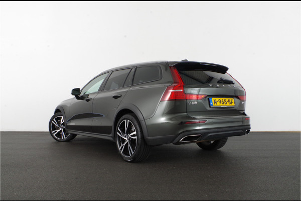 Volvo V60 Cross Country 2.0 B5 AWD Pro 250pk > Kleur: PINE GREY/Blis/Trekhaak/Pilot assist...