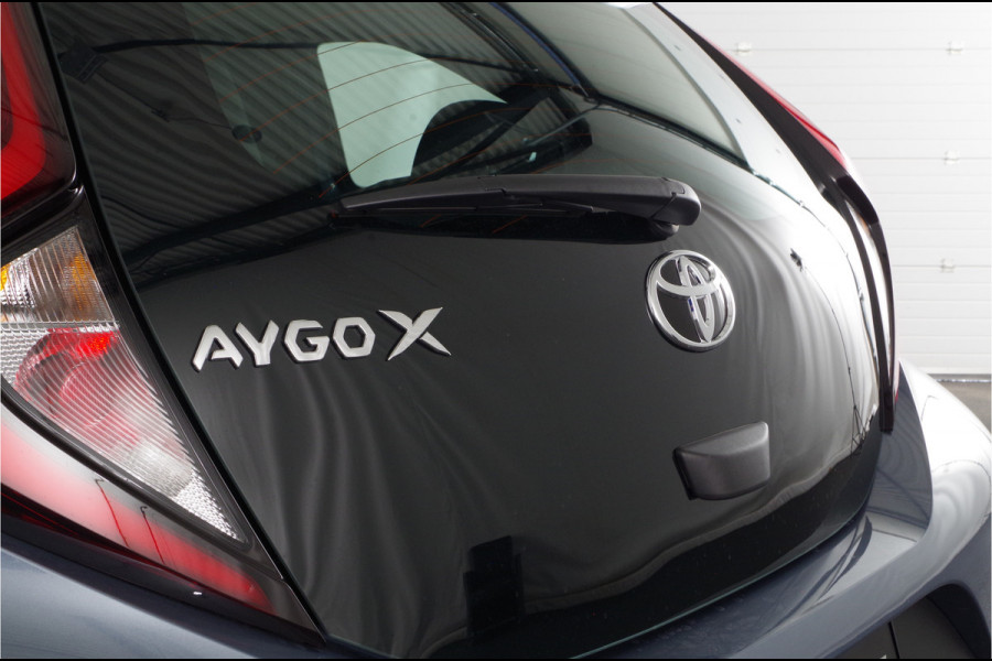 Toyota Aygo X 1.0 VVT-i MT play > (Nieuw)/stoelverwarming/Camera/Celestite Grey/Apple Carplay/Android Auto... Lease ook mogelijk!