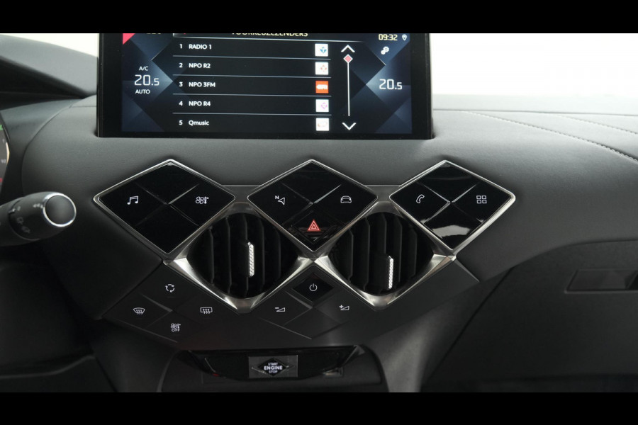 DS DS 3 Crossback PureTech 100 Montmartre | Parkeersensoren | Apple Carplay | Allseason Banden | Navigatie | Climate Control