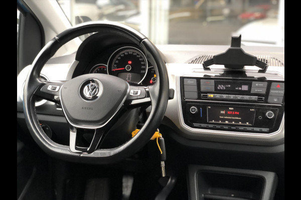 Volkswagen up! 1.0 5-Deurs High up! | Parkeercamera, Cruise control, 16 inch, Climate control, Parkeersensoren