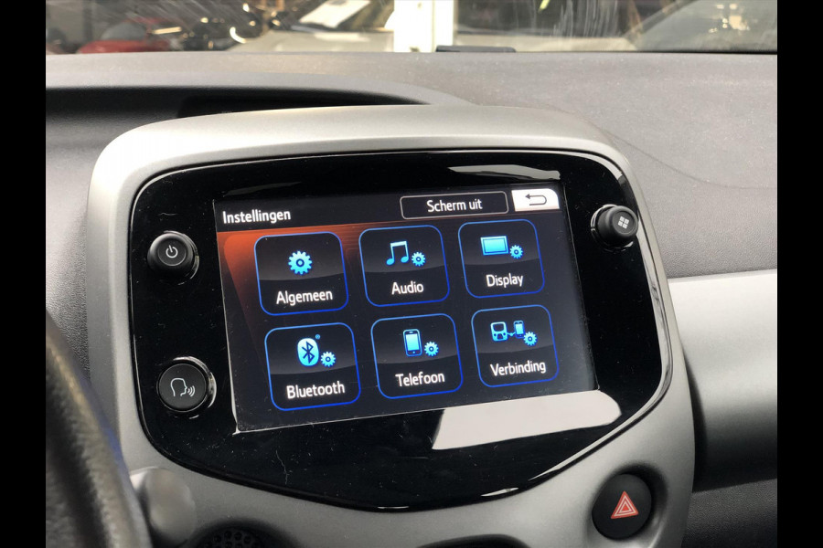 Toyota Aygo 1.0 VVT-i 72pk 5D x-joy | Apple CarPlay/Android Auto, Lichtmetalen velgen, Parkeersensoren, Safety Sense, Camera