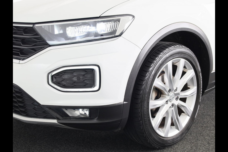 Volkswagen T-Roc 1.5 TSI Sport 150PK | Automaat (DSG) | Panoramadak | Camera | Elektrische klep | Winterpakket