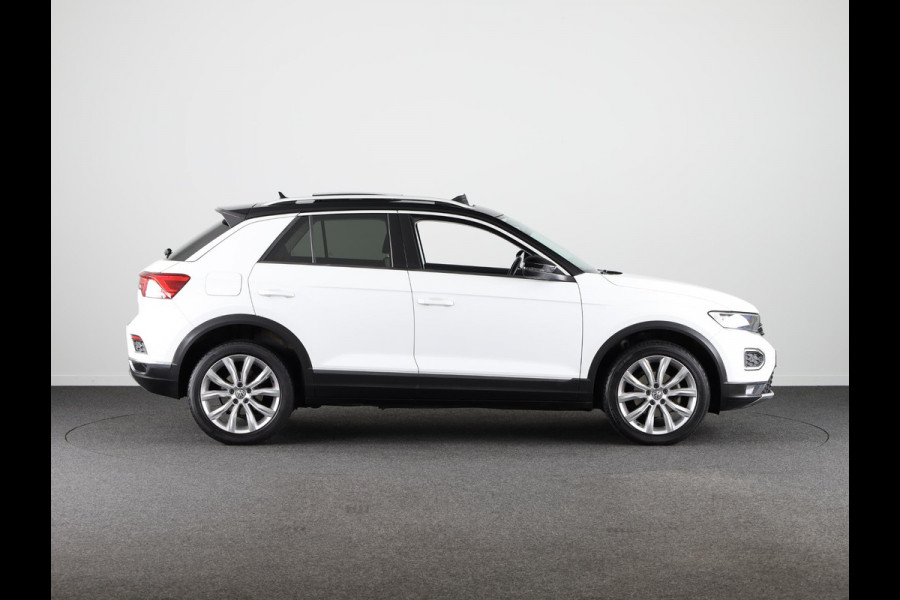 Volkswagen T-Roc 1.5 TSI Sport 150PK | Automaat (DSG) | Panoramadak | Camera | Elektrische klep | Winterpakket