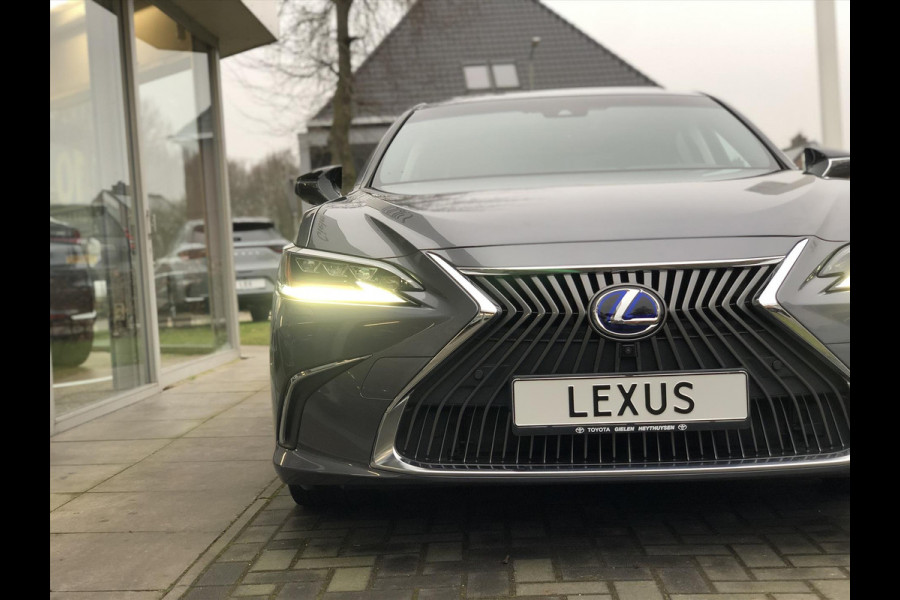 Lexus ES 300h Executive Line | Schuifdak, Navigatie, 360 Camera, Stoelventilatie, Leer, Geheugenfunctie, Dodehoekherkenning