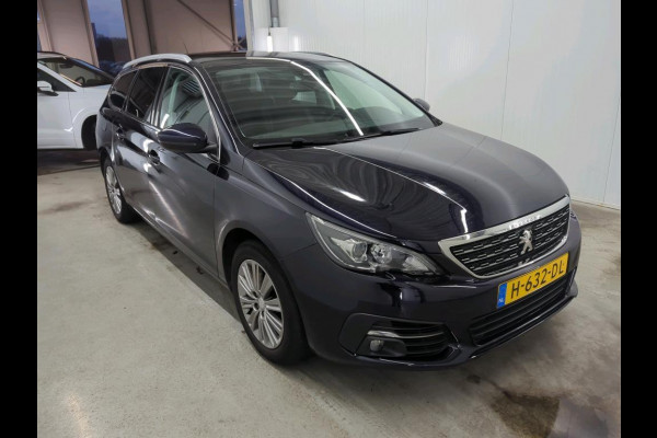 Peugeot 308 SW 1.2 PureTech Blue Lease Premium Airco|ECC Navi PDC VA + Camera Full LED Panoramadak Trekhaak Comfortstoel+Massage Distributieriem vervangen bij 93891 km!