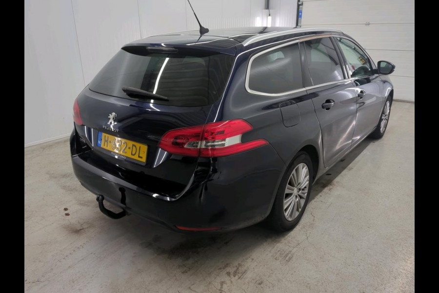 Peugeot 308 SW 1.2 PureTech Blue Lease Premium Airco|ECC Navi PDC VA + Camera Full LED Panoramadak Trekhaak Comfortstoel+Massage Distributieriem vervangen bij 93891 km!