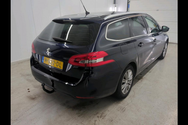 Peugeot 308 SW 1.2 PureTech Blue Lease Premium Airco|ECC Navi PDC VA + Camera Full LED Panoramadak Trekhaak Comfortstoel+Massage Distributieriem vervangen bij 93891 km!