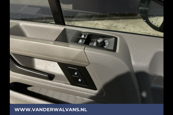 Volkswagen Crafter 2.0 TDI 141pk L3H3 L2H2 Euro6 Airco | Camera | Cruisecontrol | Apple Carplay | Android Auto, Parkeersensoren, chauffeursstoel, voorruitverwarming