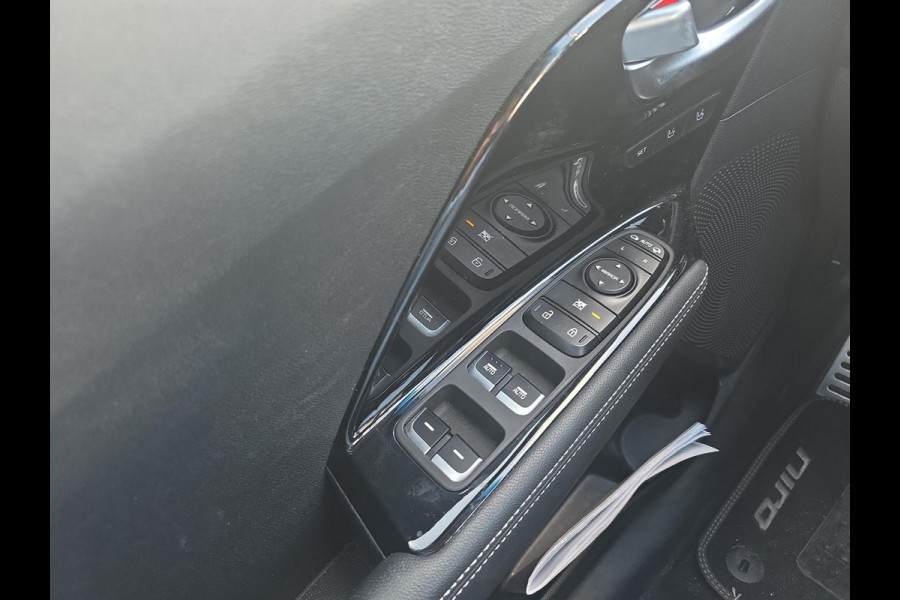 Kia e-Niro ExecutiveLine 64 kWh Automaat | Cruise | Camera | Leder| Navigatie | Stoelverwarming & Koeling |