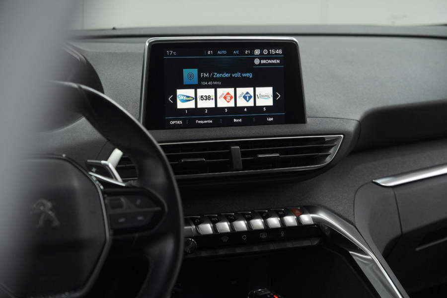 Peugeot 5008 PureTech 130 EAT8 Crossway | Parkeersensoren | Navigatie | Apple Carplay