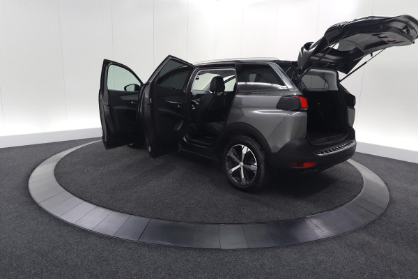 Peugeot 5008 PureTech 130 EAT8 Crossway | Parkeersensoren | Navigatie | Apple Carplay