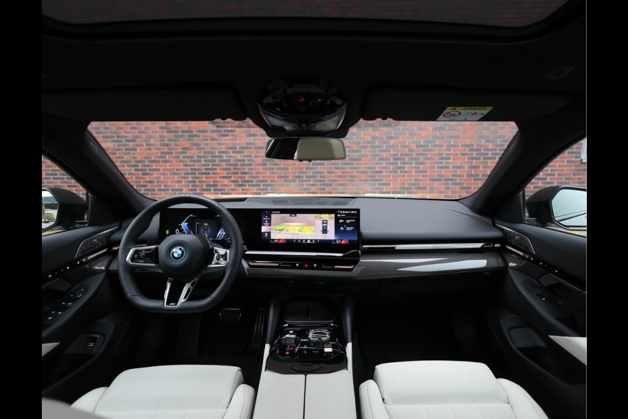 BMW 5 Serie Touring 530e xDrive *M Sport Pro*Pano*HUD*Trekhaak*Bow&Wil*