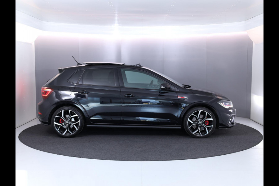 Volkswagen Polo 2.0 TSI GTI 207 pk Automaat (DSG) | Private lease vanaf € 698,- pm | Verlengde garantie | Navigatie | Panoramadak | Parkeersensoren | Achteruitrijcamera | Stoelverwarming |