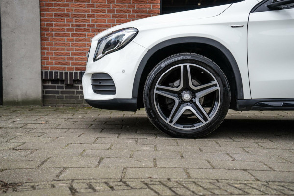 Mercedes-Benz GLA 200 AMG Pano / Camera / Peak Edition