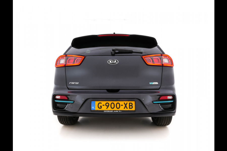 Kia e-Niro ExecutiveLine 64 kWh (INCL.BTW) Aut. *FULL-LEATHER | JBL-AUDIO | FULL-LED | NAVI-FULLMAP | DAB | ADAPT.CRUISE | CAMERA | MEMORY-PACK | LANE-ASSIST | KEYLESS | DIGI-COCKPIT | SHIFT-PADDLES | COMFORT-SEATS | 17"ALU