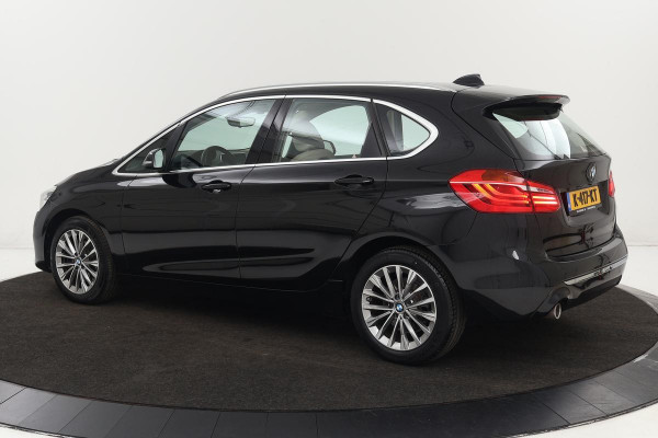 BMW 2 Serie Active Tourer 218i High Executive | Luxury Line | Leder | Stoelverwarming | Camera | Head-Up | Navigatie | Full LED | PDC | Climate control