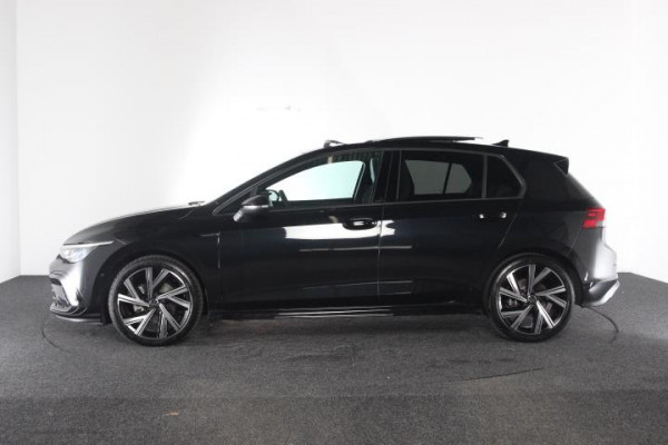 Volkswagen Golf 1.5 eTSI R-Line | panoramadak | camera | head up display |