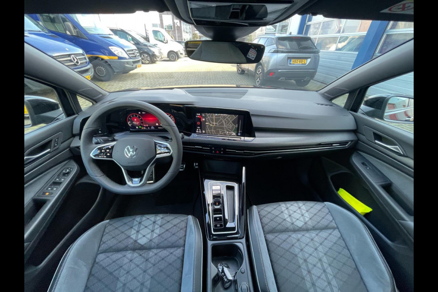 Volkswagen Golf 1.5 eTSI R-Line | panoramadak | camera | head up display |