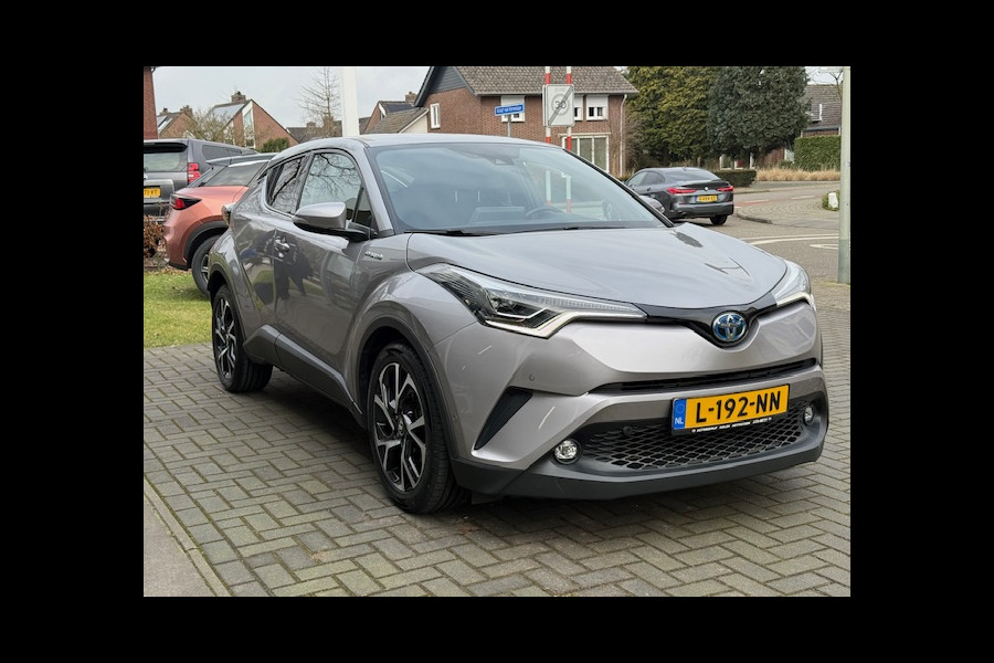 Toyota C-HR 1.8 Hybrid Style | Dodehoekherkenning, Parkeersensoren, Navigatie, Stoel + Stuurverwarming, Keyless, 18 inch