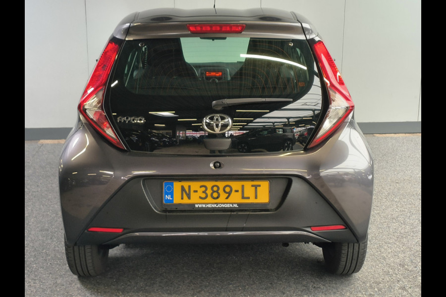 Toyota Aygo 1.0 VVT-i x-fun uit 2021 Rijklaar + 12 maanden Bovag-garantie Henk Jongen Auto's in Helmond,  al 50 jaar service zoals 't hoort!