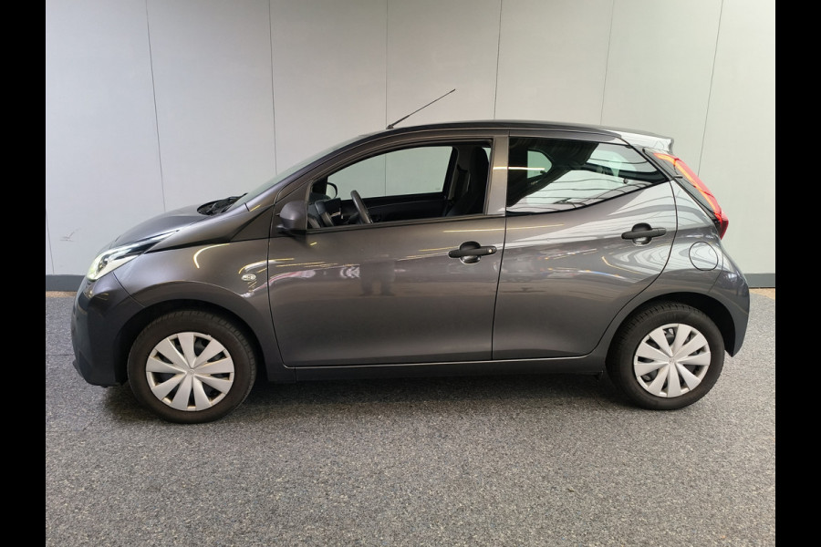 Toyota Aygo 1.0 VVT-i x-fun uit 2021 Rijklaar + 12 maanden Bovag-garantie Henk Jongen Auto's in Helmond,  al 50 jaar service zoals 't hoort!