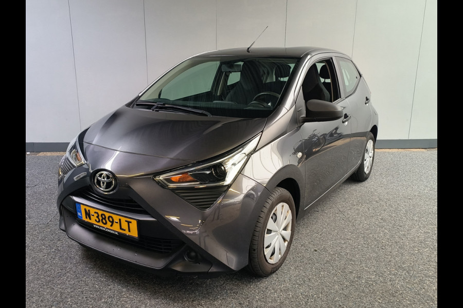 Toyota Aygo 1.0 VVT-i x-fun uit 2021 Rijklaar + 12 maanden Bovag-garantie Henk Jongen Auto's in Helmond,  al 50 jaar service zoals 't hoort!