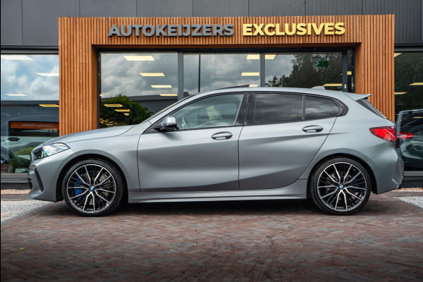 BMW 1-serie 118i Executive Frozen Grey M Pakket Panoramadak Cruise Clima 19''LM