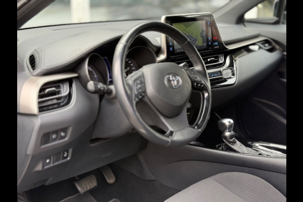 Toyota C-HR 1.8 Hybrid Style | Dodehoekherkenning, Parkeersensoren, Navigatie, Stoel + Stuurverwarming, Keyless, 18 inch