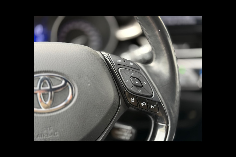 Toyota C-HR 1.8 Hybrid Style | Dodehoekherkenning, Parkeersensoren, Navigatie, Stoel + Stuurverwarming, Keyless, 18 inch