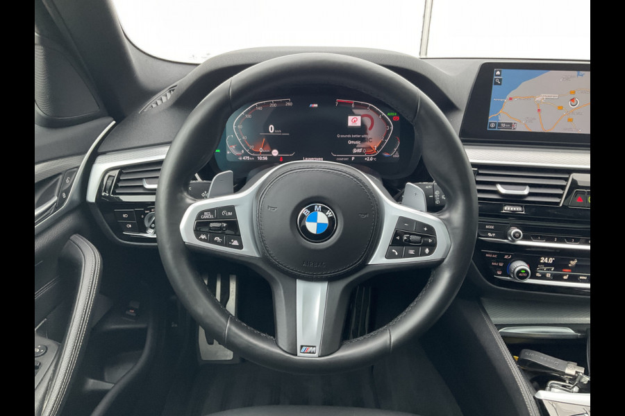 BMW 5 Serie Touring 520i M-Sport High Executive HUD Dak Leer Trekhaak Edition M-pakket