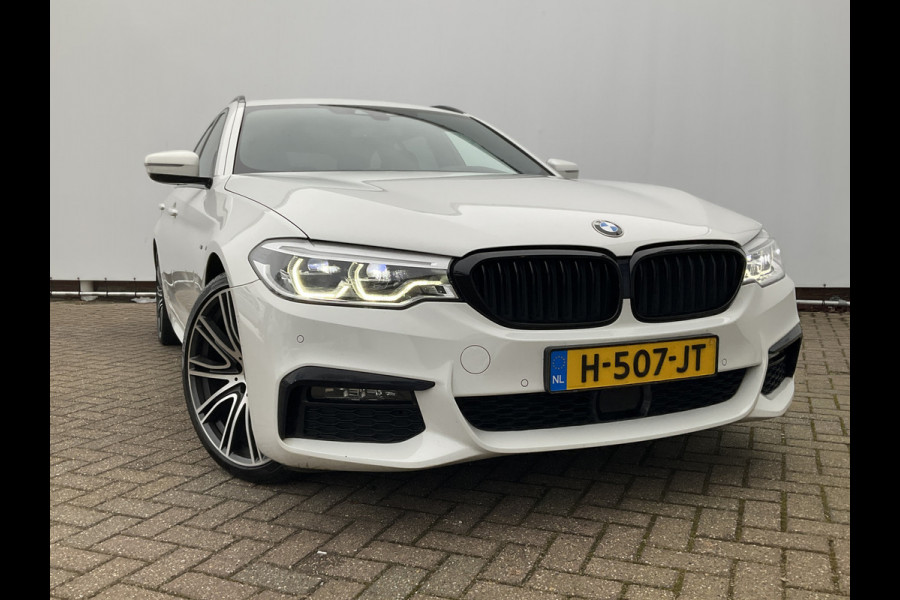 BMW 5 Serie Touring 520i M-Sport High Executive HUD Dak Leer Trekhaak Edition M-pakket