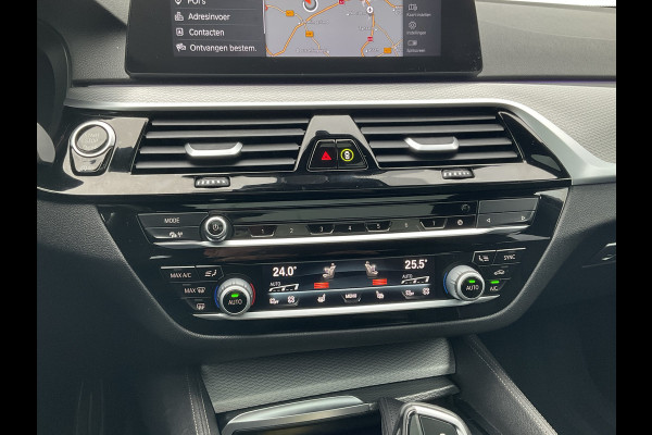 BMW 5 Serie Touring 520i M-Sport High Executive HUD Dak Leer Trekhaak Edition M-pakket