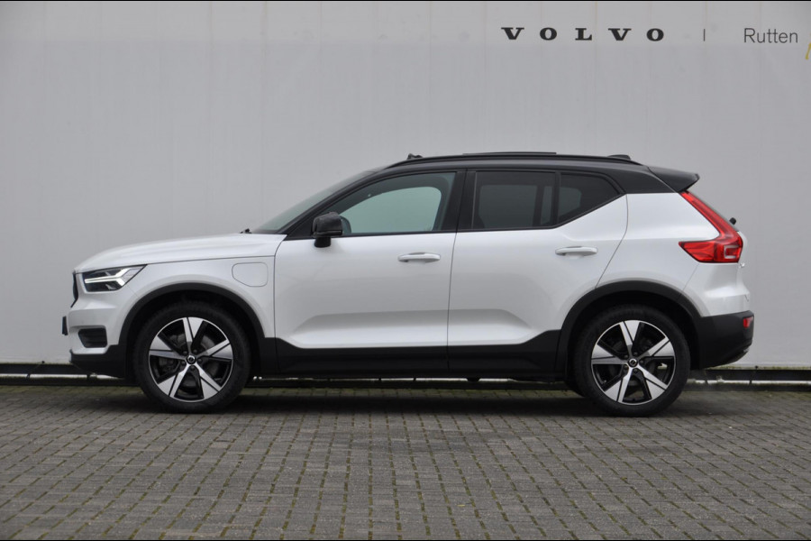 Volvo XC40 T4 211PK Automaat Recharge R-Design Cruise control / Apple carplay / Android auto / Keyless entry / Elektrische achterklep / Panoramadak / Achteruitrij camera / Parkeersensoren / Lane assist /