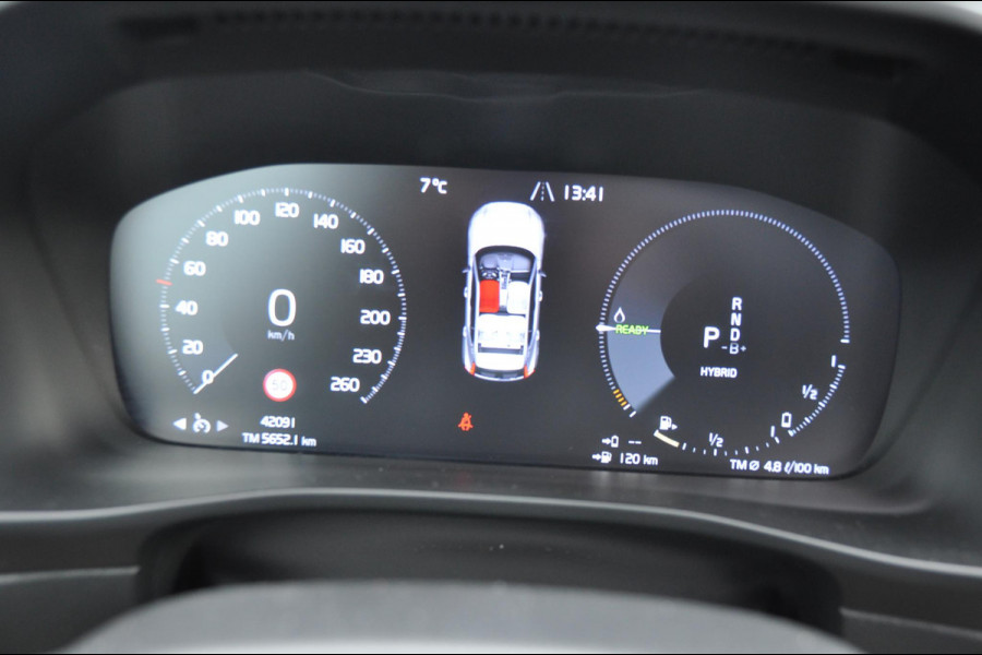 Volvo XC40 T4 211PK Automaat Recharge R-Design Cruise control / Apple carplay / Android auto / Keyless entry / Elektrische achterklep / Panoramadak / Achteruitrij camera / Parkeersensoren / Lane assist /