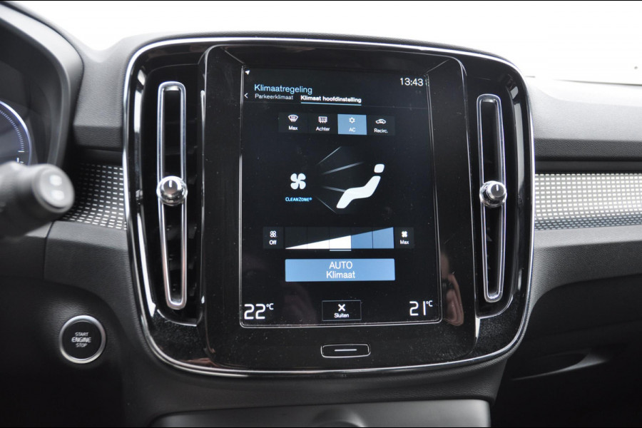 Volvo XC40 T4 211PK Automaat Recharge R-Design Cruise control / Apple carplay / Android auto / Keyless entry / Elektrische achterklep / Panoramadak / Achteruitrij camera / Parkeersensoren / Lane assist /