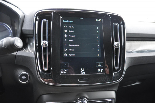 Volvo XC40 T4 211PK Automaat Recharge R-Design Cruise control / Apple carplay / Android auto / Keyless entry / Elektrische achterklep / Panoramadak / Achteruitrij camera / Parkeersensoren / Lane assist /