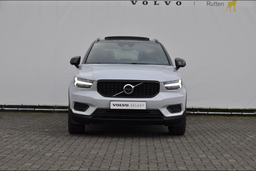 Volvo XC40 T4 211PK Automaat Recharge R-Design / Adaptieve cruise control / Parkeersensoren met 360 camera / Panoramadak / Apple carplay / Stoel - en stuurwielverwarming / Elektrische achterklep / Elektrische stoelen met geheugen