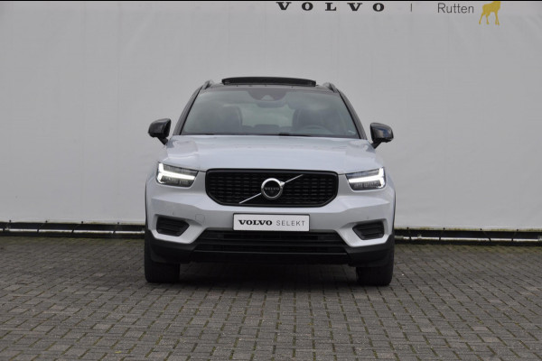 Volvo XC40 T4 211PK Automaat Recharge R-Design / Adaptieve cruise control / Parkeersensoren met 360 camera / Panoramadak / Apple carplay / Stoel - en stuurwielverwarming / Elektrische achterklep / Elektrische stoelen met geheugen