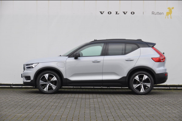 Volvo XC40 T4 211PK Automaat Recharge R-Design / Adaptieve cruise control / Parkeersensoren met 360 camera / Panoramadak / Apple carplay / Stoel - en stuurwielverwarming / Elektrische achterklep / Elektrische stoelen met geheugen