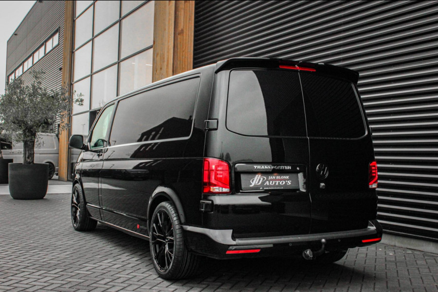 Volkswagen Transporter 2.0 TDI L2H1 150PK FULL BLACK / JB- EDITION / LEDEREN BEKLEDING / VERLAGINGSVEREN / APPLE CARPLAY / SPOILER